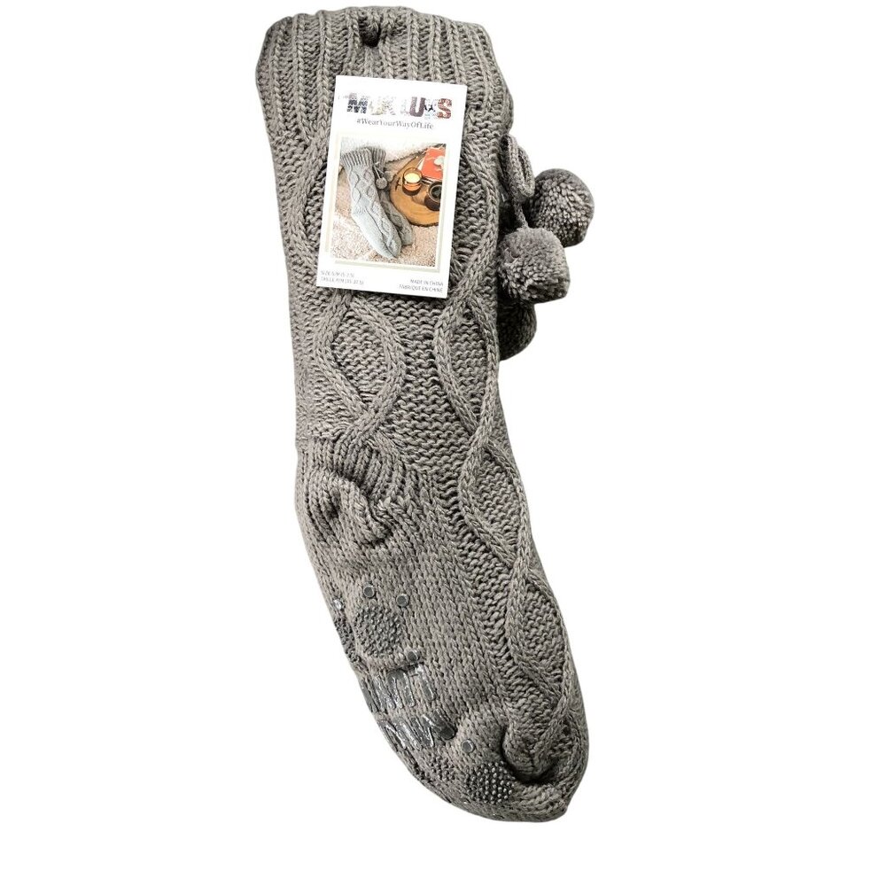 Muk luks Slipper Socks Womens Size S/M 5-7.5 Gray Cable Knit Sherpa Pom Pom Skid